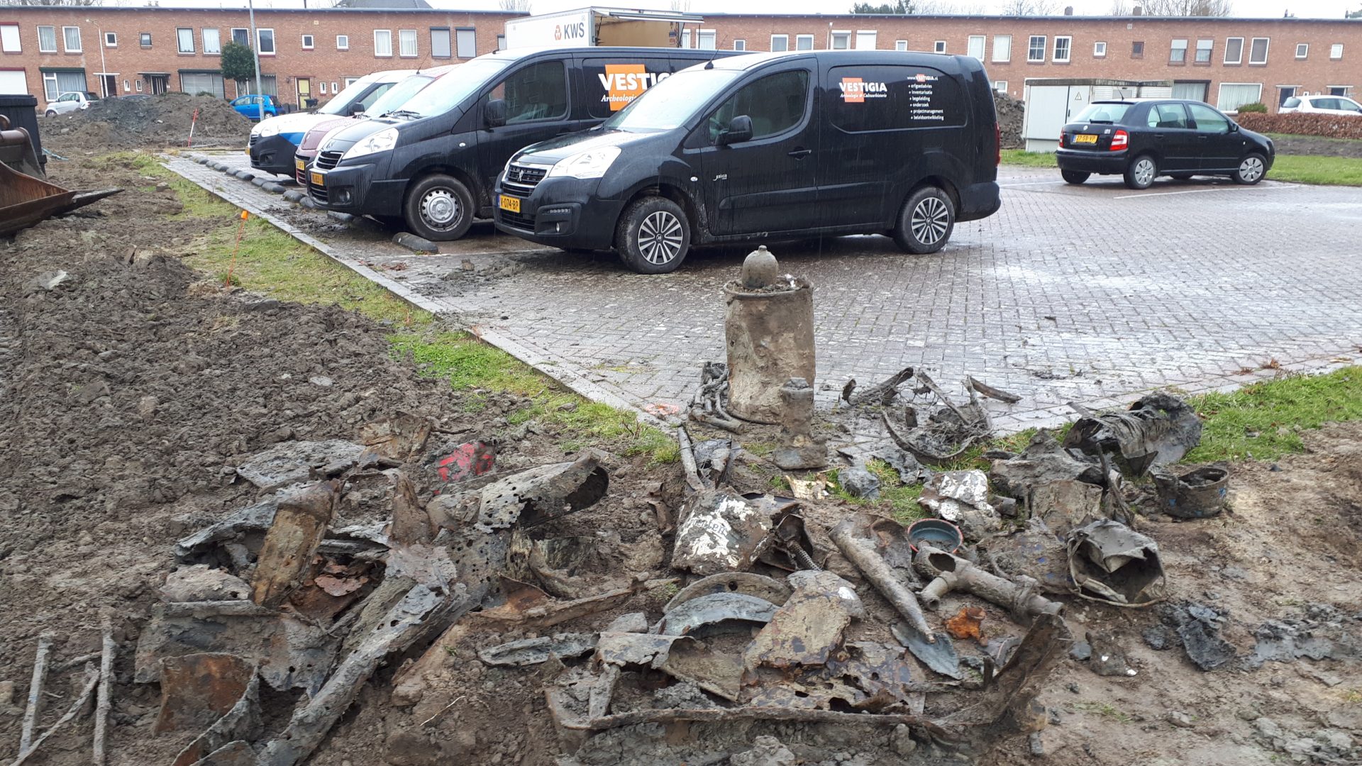Conflictarcheologie - onderzoek naar bomkrater